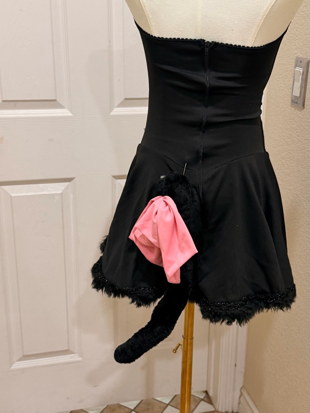 Halloween Leg Avenue Black Strapless Corset Dress with Pink Ribbon - Picture 1 of 4